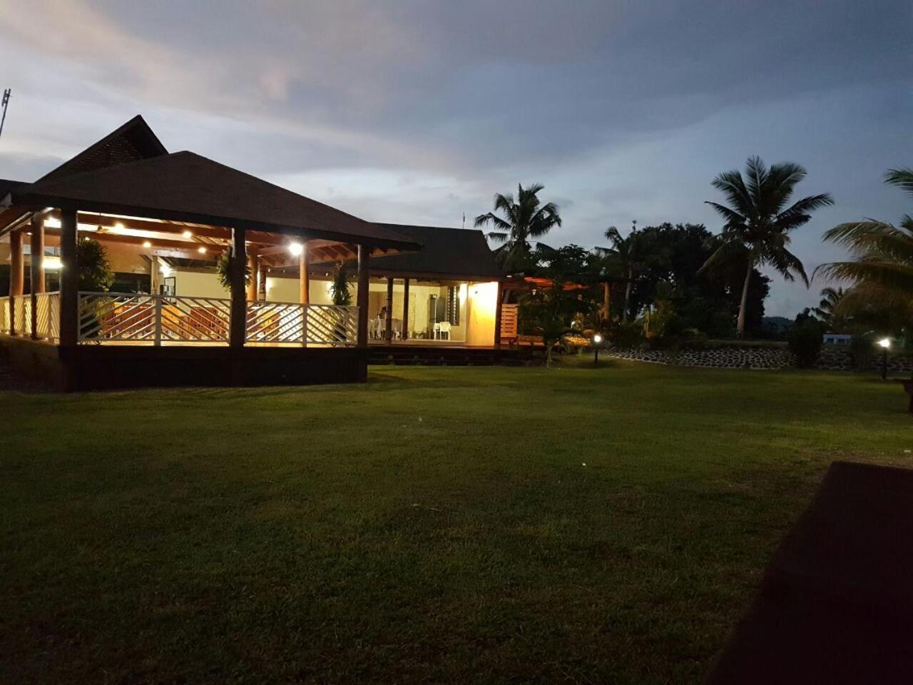 The Savaiian Hotel Salelologa Buitenkant foto